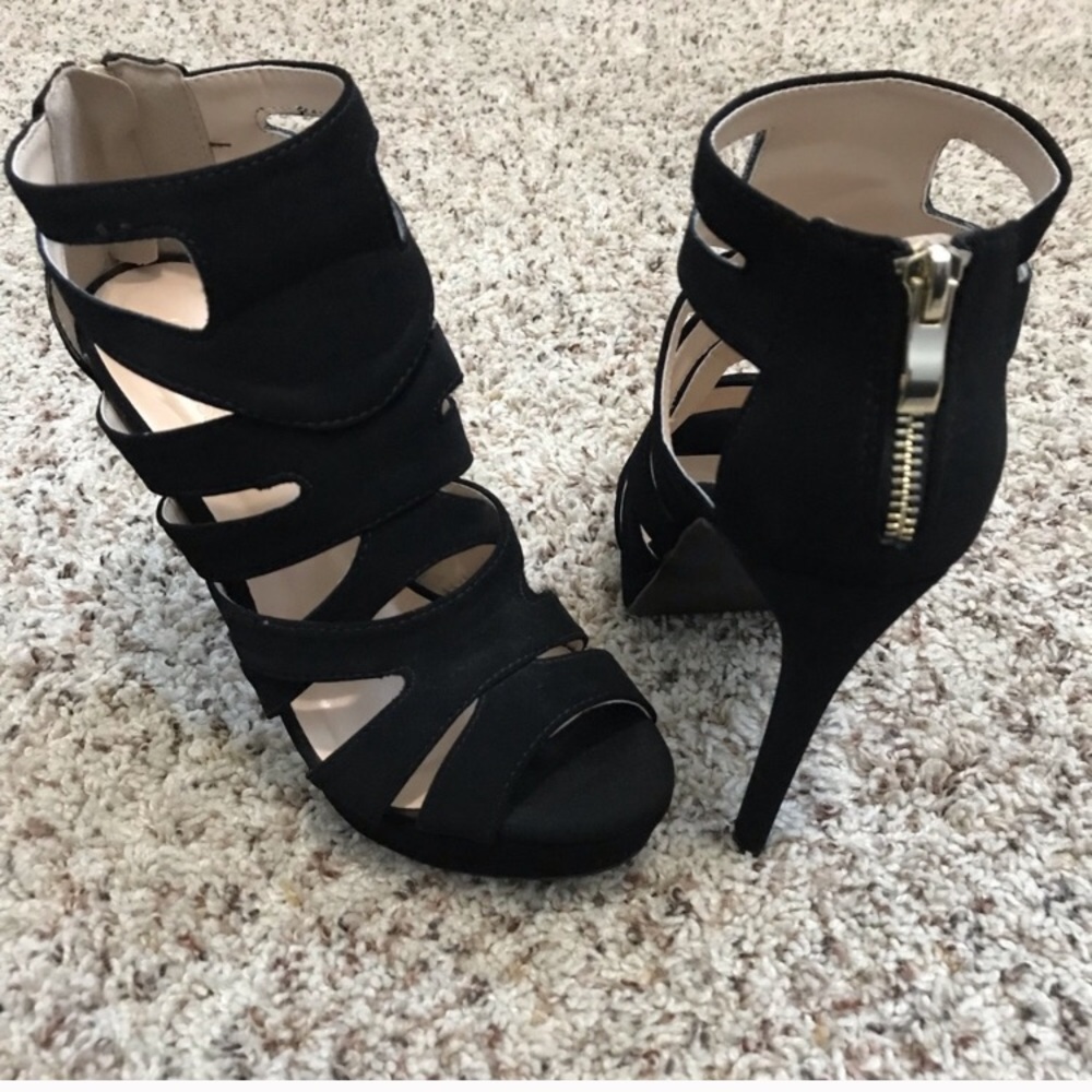 ❣️ Charlotte Russe Black Heels - Picture 2 of 3